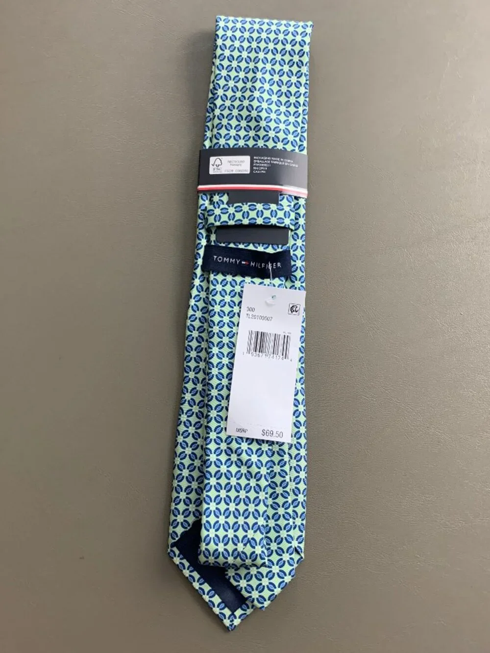 Tommy Hilfiger Men's 3'' 100% Silk Neck Tie, Green Multi Delano Medallion